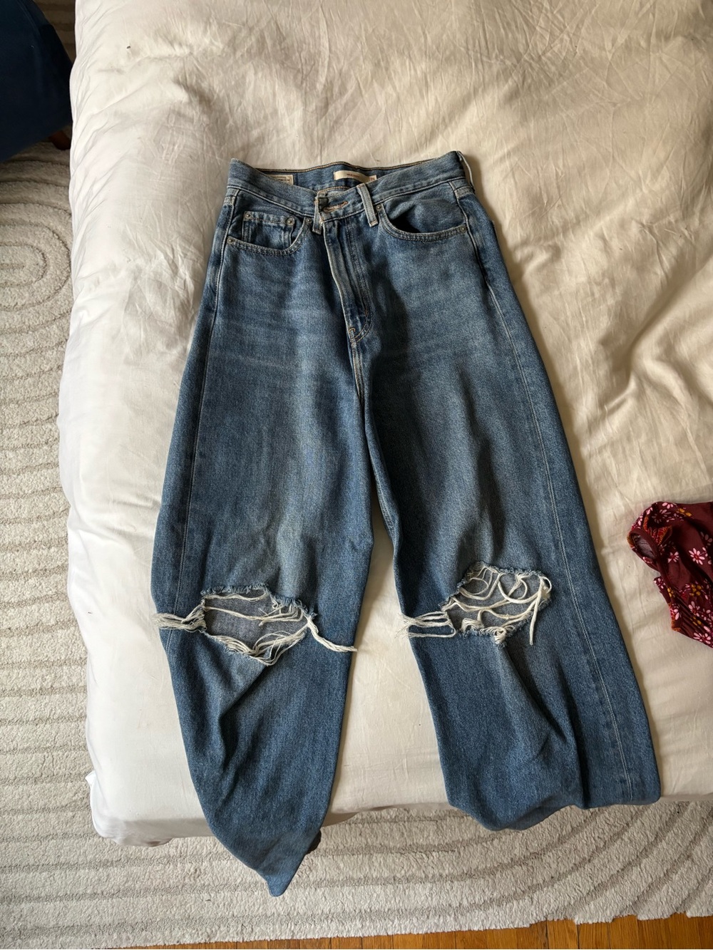 Levi's High Rise Distressed Blue Jeans